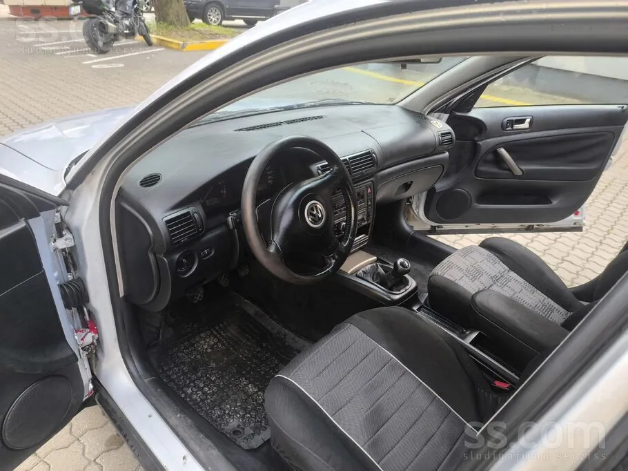 Volkswagen Passat 2000 photo 4