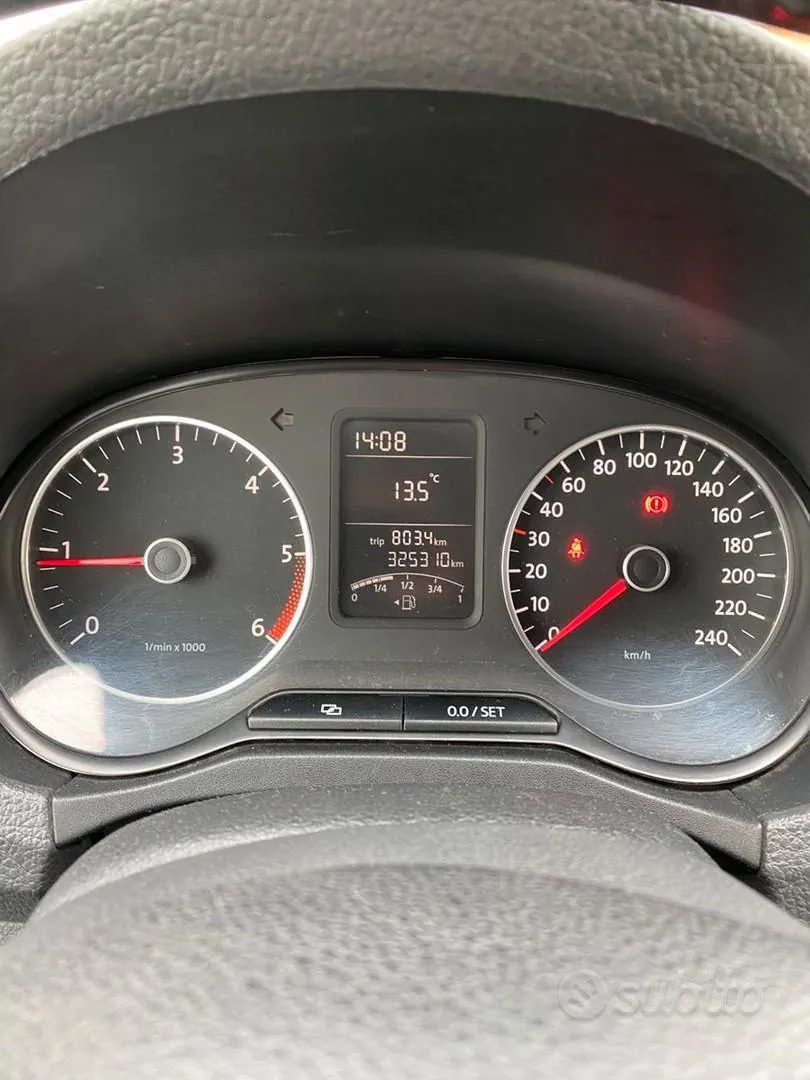 Volkswagen Amarok 2011 photo 2