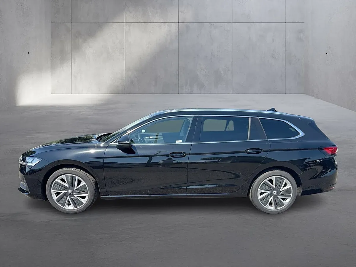 Skoda Superb 2025 photo 2