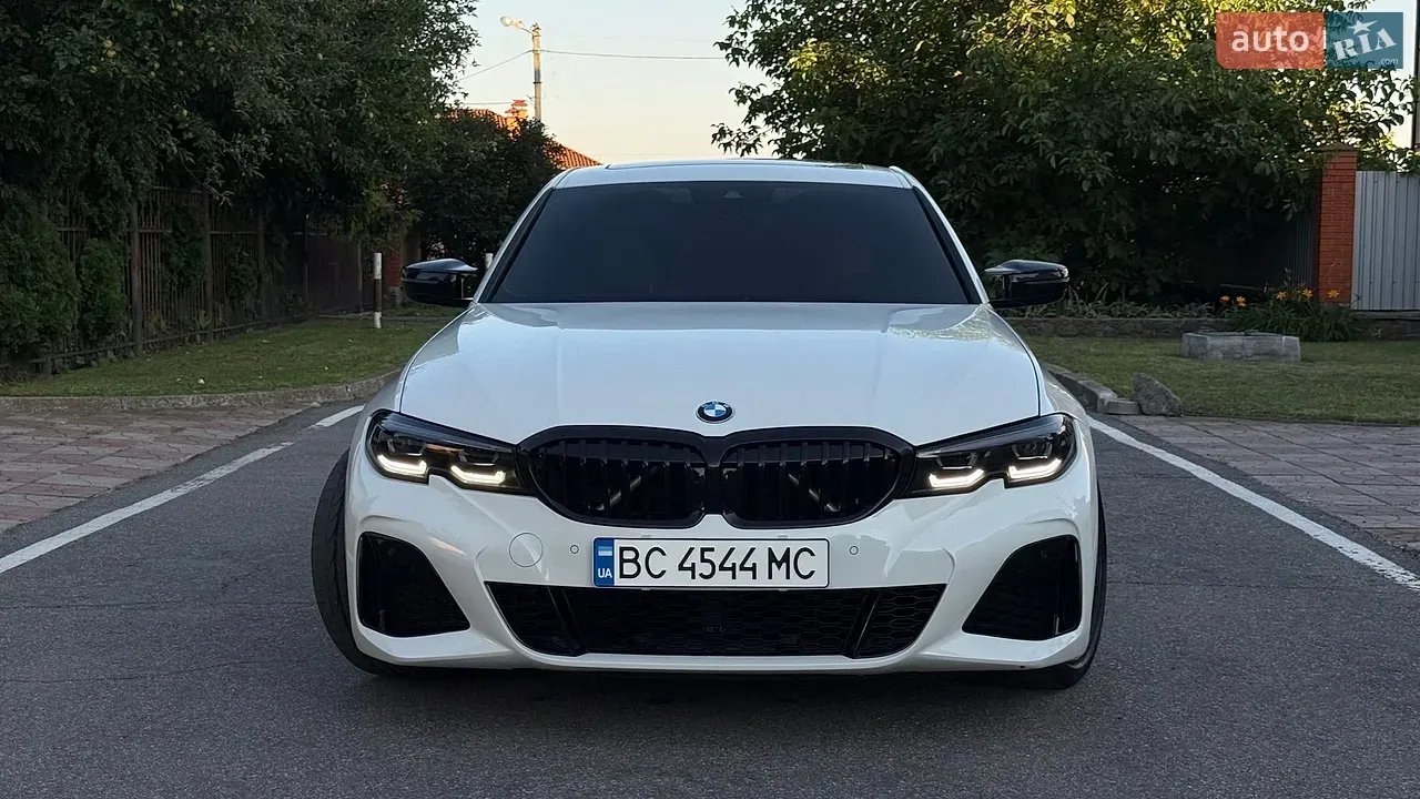 BMW 3 Series 2019 photo 2