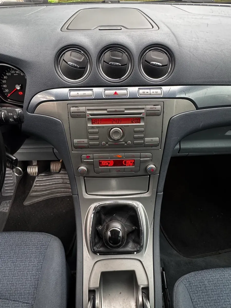 Ford Galaxy 2006 photo 2