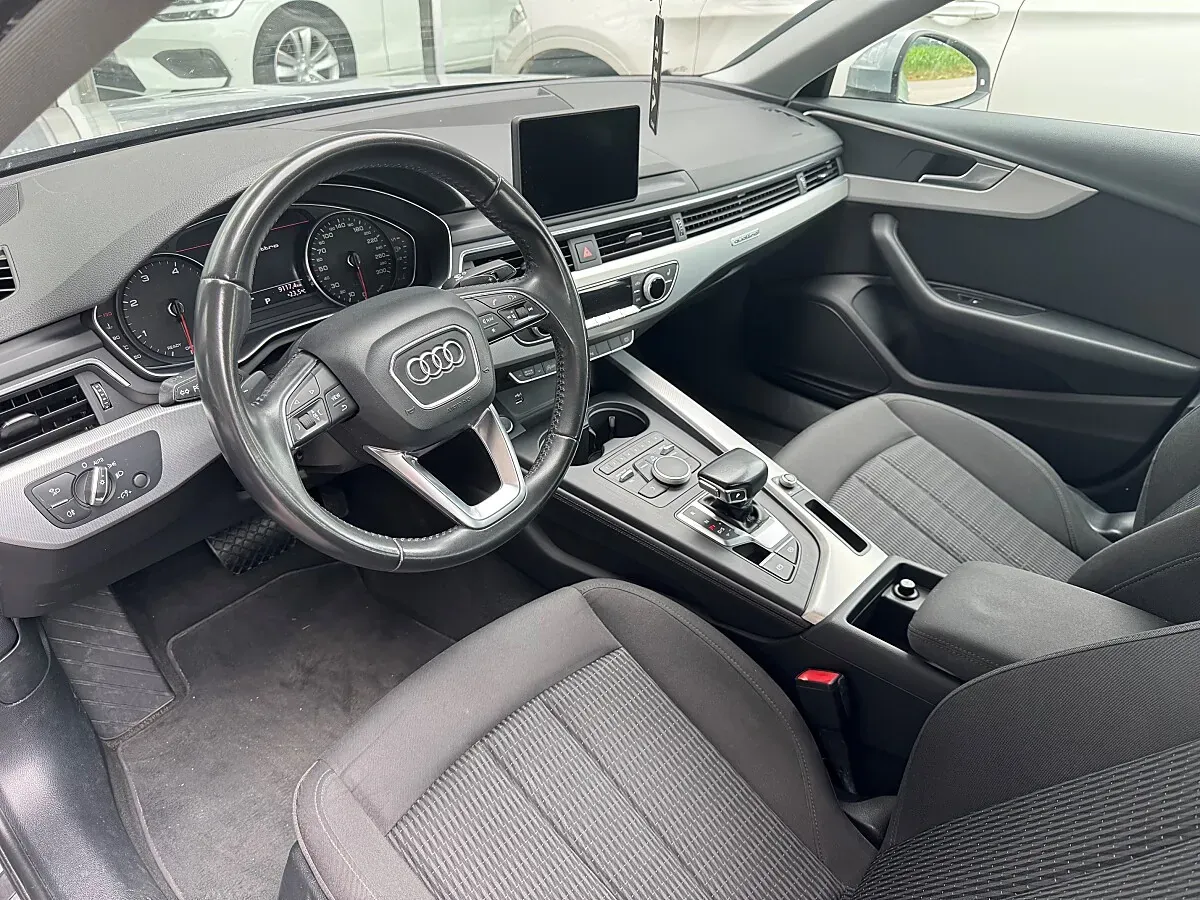 Audi A4 2018 photo 3