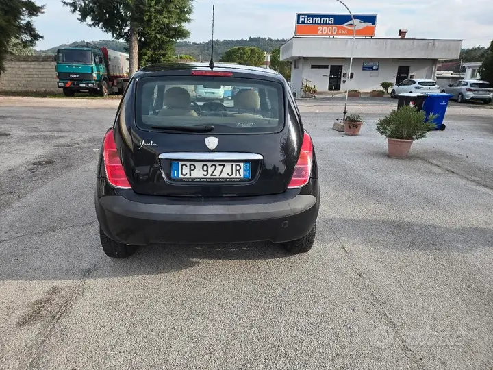 Lancia Ypsilon 2004 photo 4