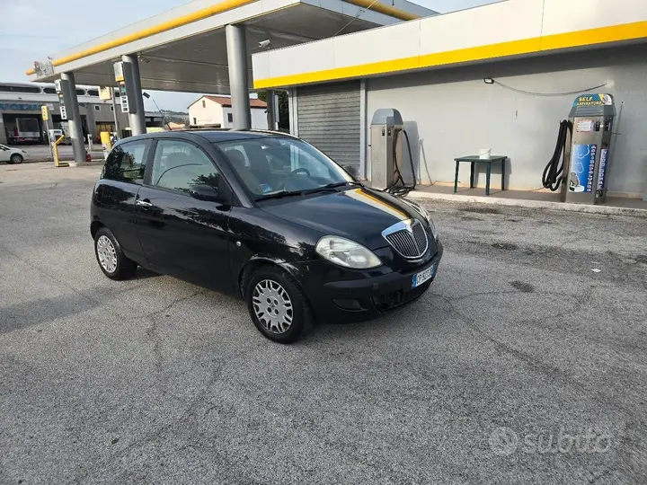 Lancia Ypsilon 2004 photo 2