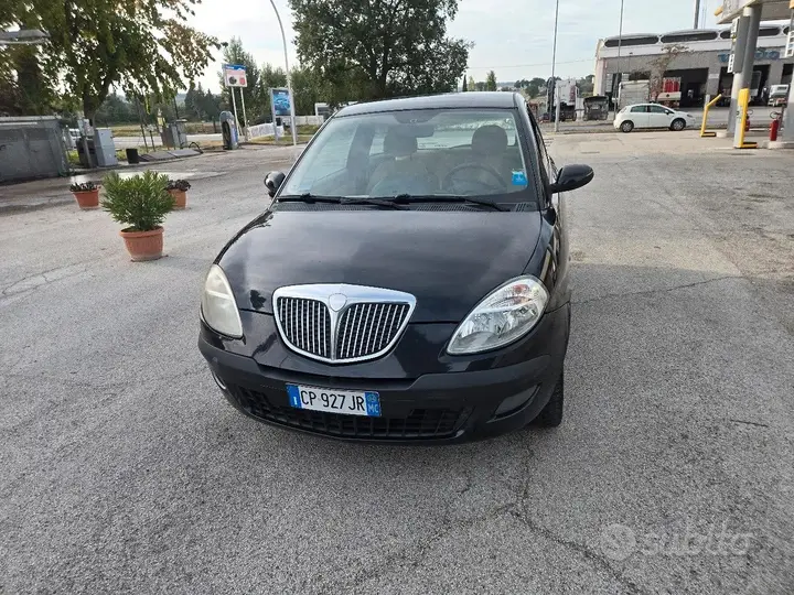 Lancia Ypsilon