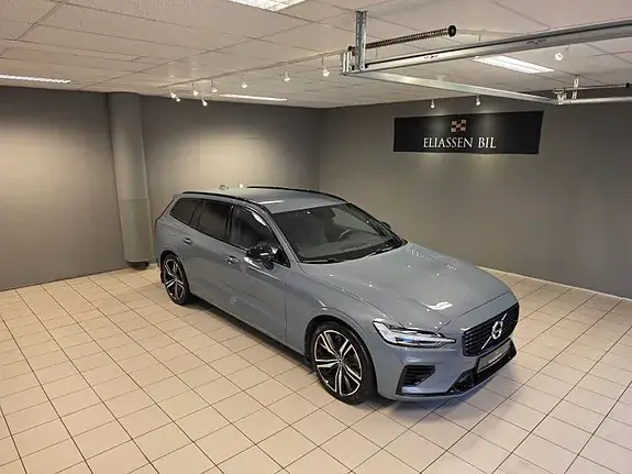 Volvo V60 2022 photo 2
