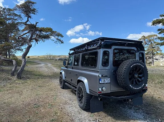 Land Rover Defender 110 2013 photo 2