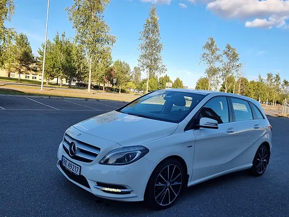 Mercedes-Benz B180 D 2012 photo 5