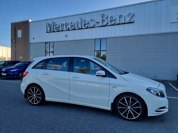Mercedes-Benz B180 D 2012 photo 3
