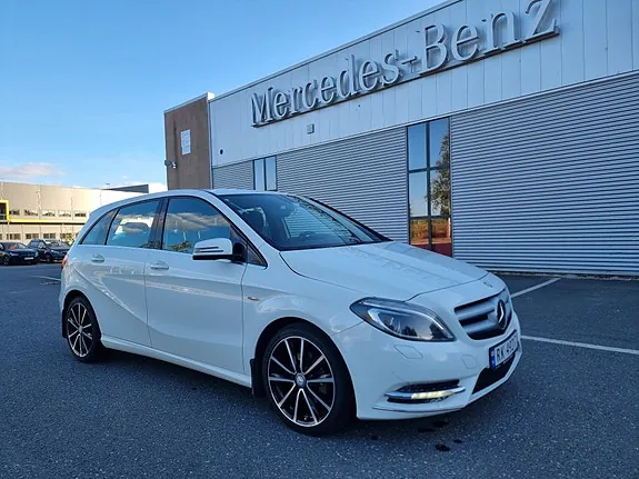Mercedes-Benz B180 D 2012 photo 2