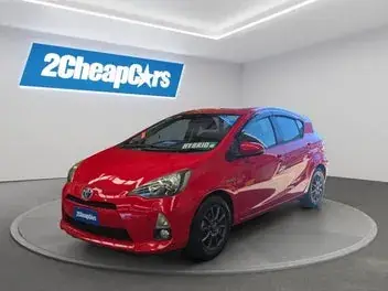 Toyota Aqua 2013 photo 2