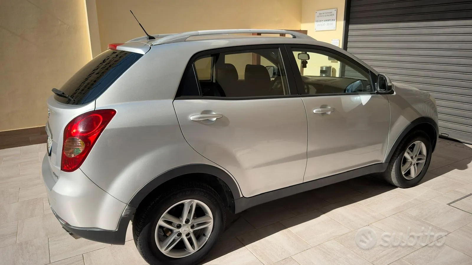 KG Mobility Korando 2012 photo 2