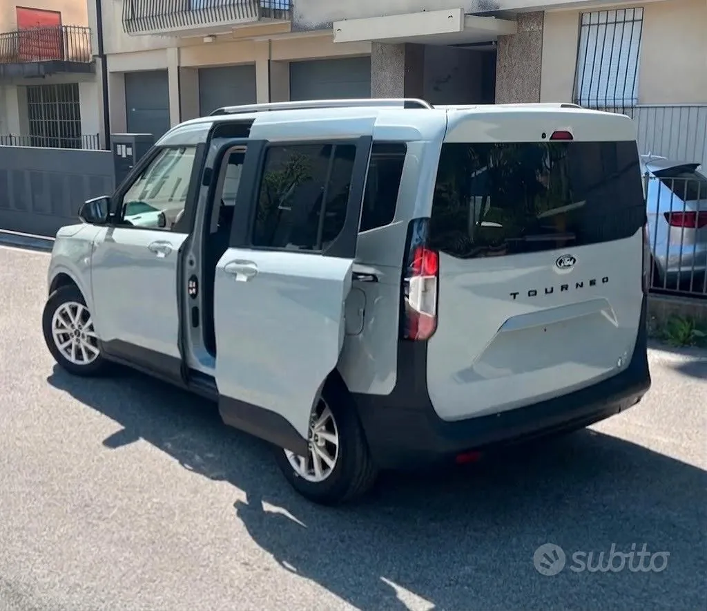 Ford Tourneo Courier 2025 photo 3