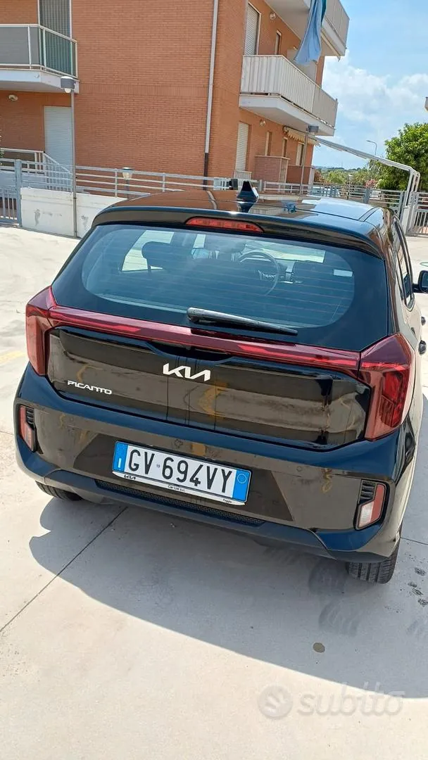 Kia Picanto 2024 photo 3