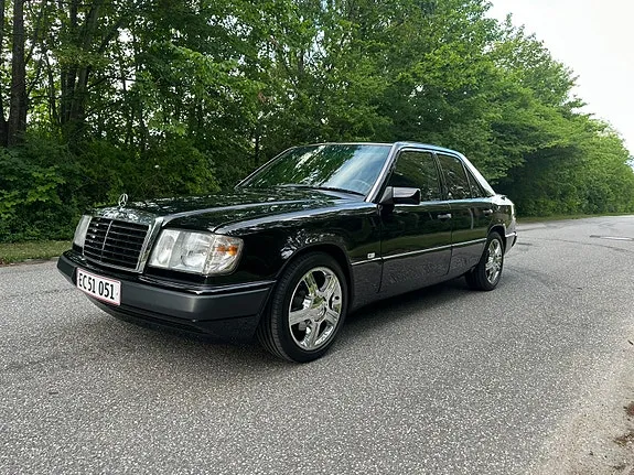 Mercedes-Benz 230 E