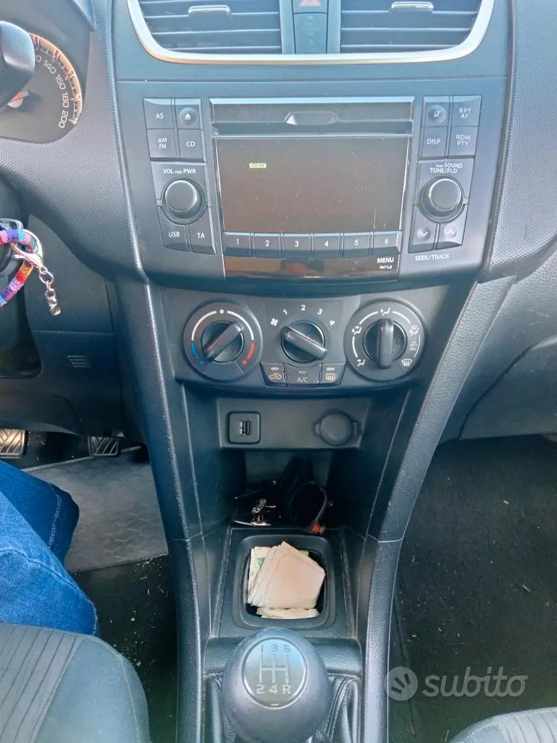 Suzuki Swift 2013 photo 4