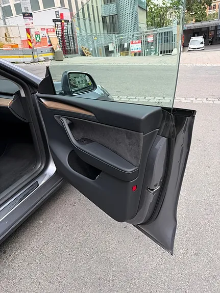 Tesla Model Y 2024 photo 5