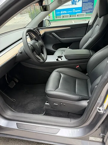 Tesla Model Y 2024 photo 4