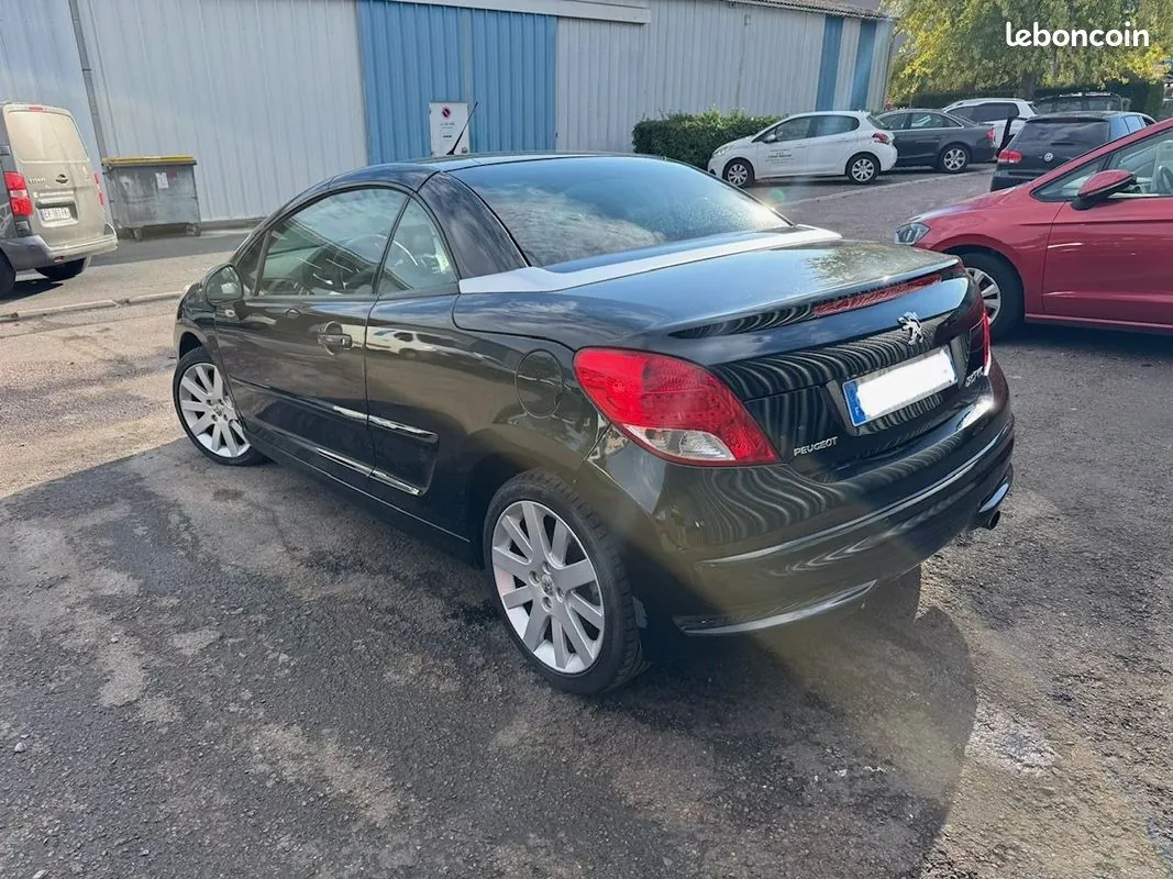 Peugeot 207 2010 photo 3
