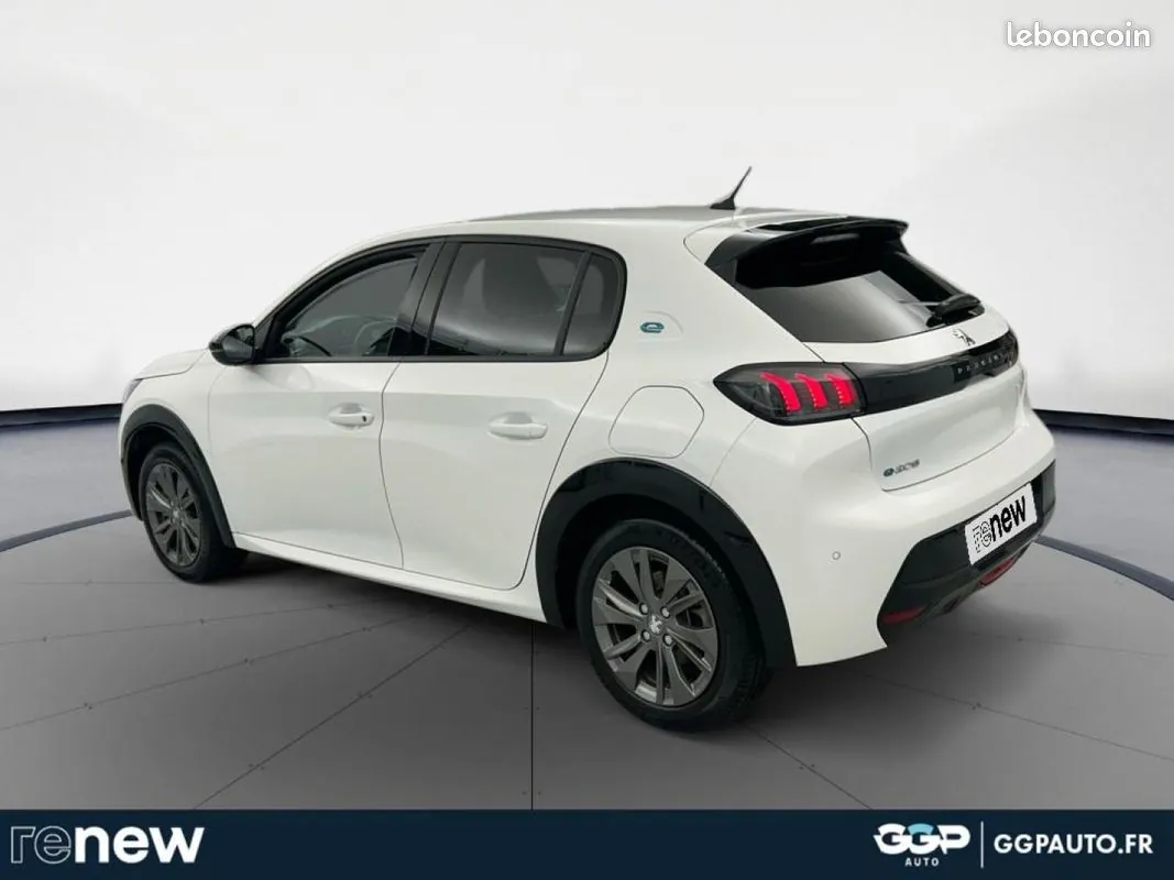 Peugeot 208 2023 photo 3
