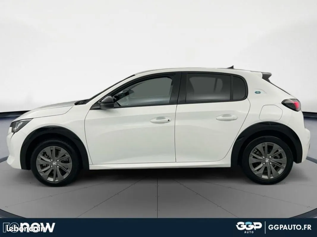Peugeot 208 2023 photo 2