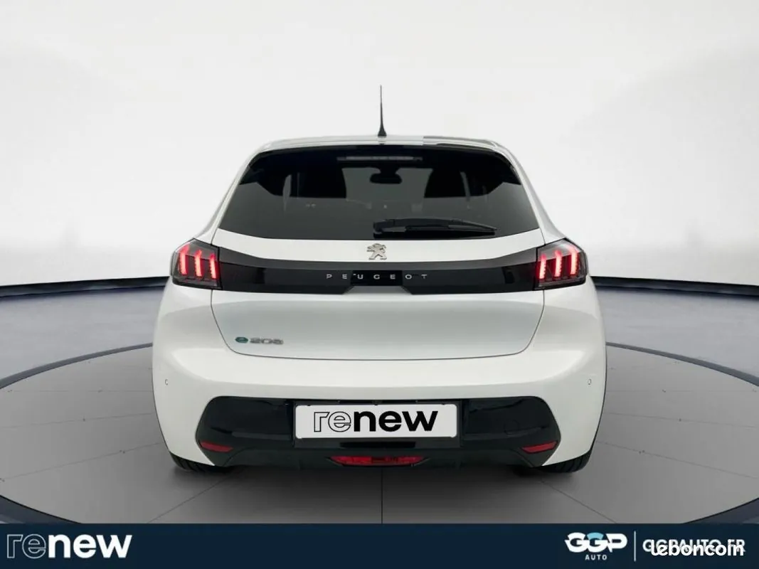 Peugeot 208 2023 photo 4