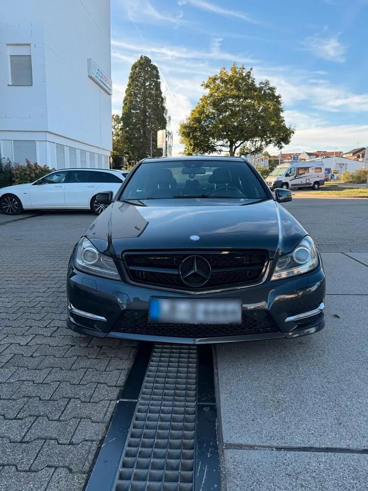 Mercedes-Benz C250
