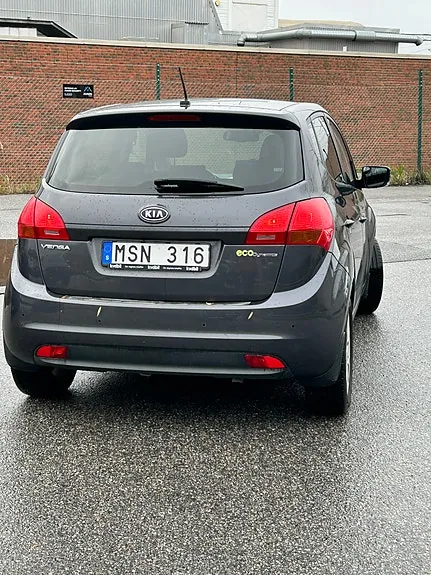 Kia Venga 2013 photo 2