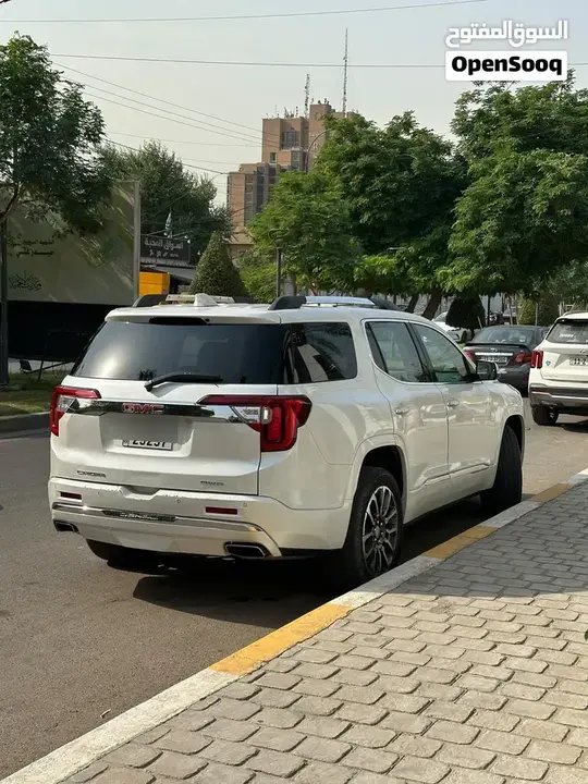 GMC Acadia 2023 photo 2