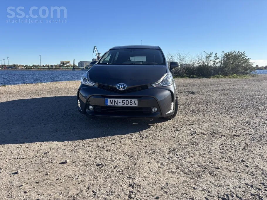 Toyota Prius 2015 photo 4