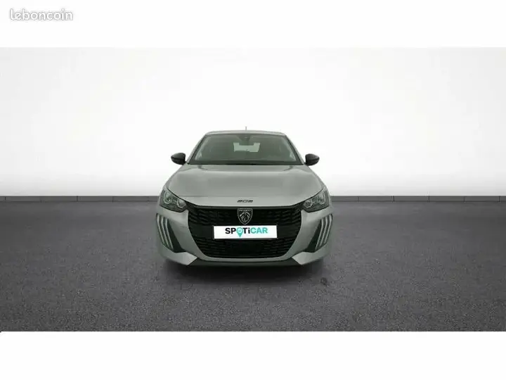 Peugeot 208 2025 photo 2