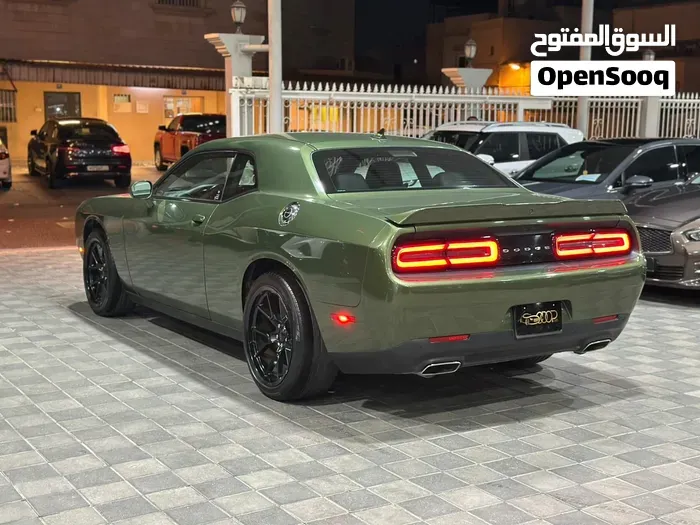 Dodge Challenger 2021 photo 2
