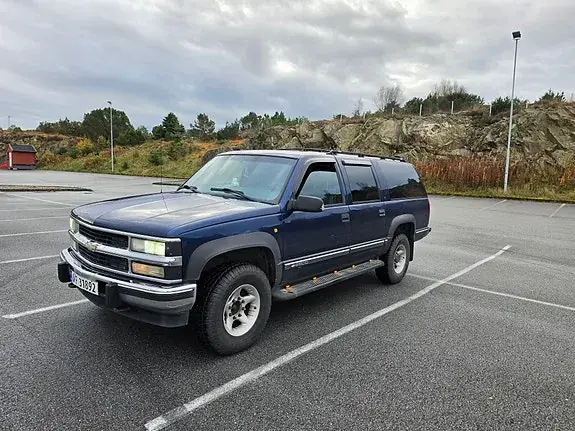 Chevrolet Suburban 1999 photo 2