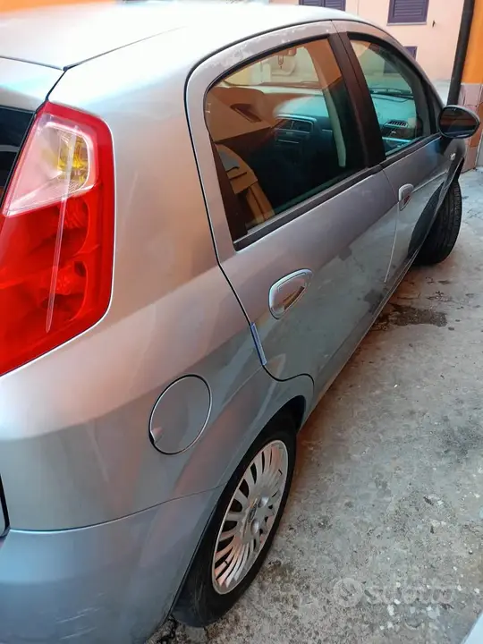 Fiat Punto 2007 photo 2