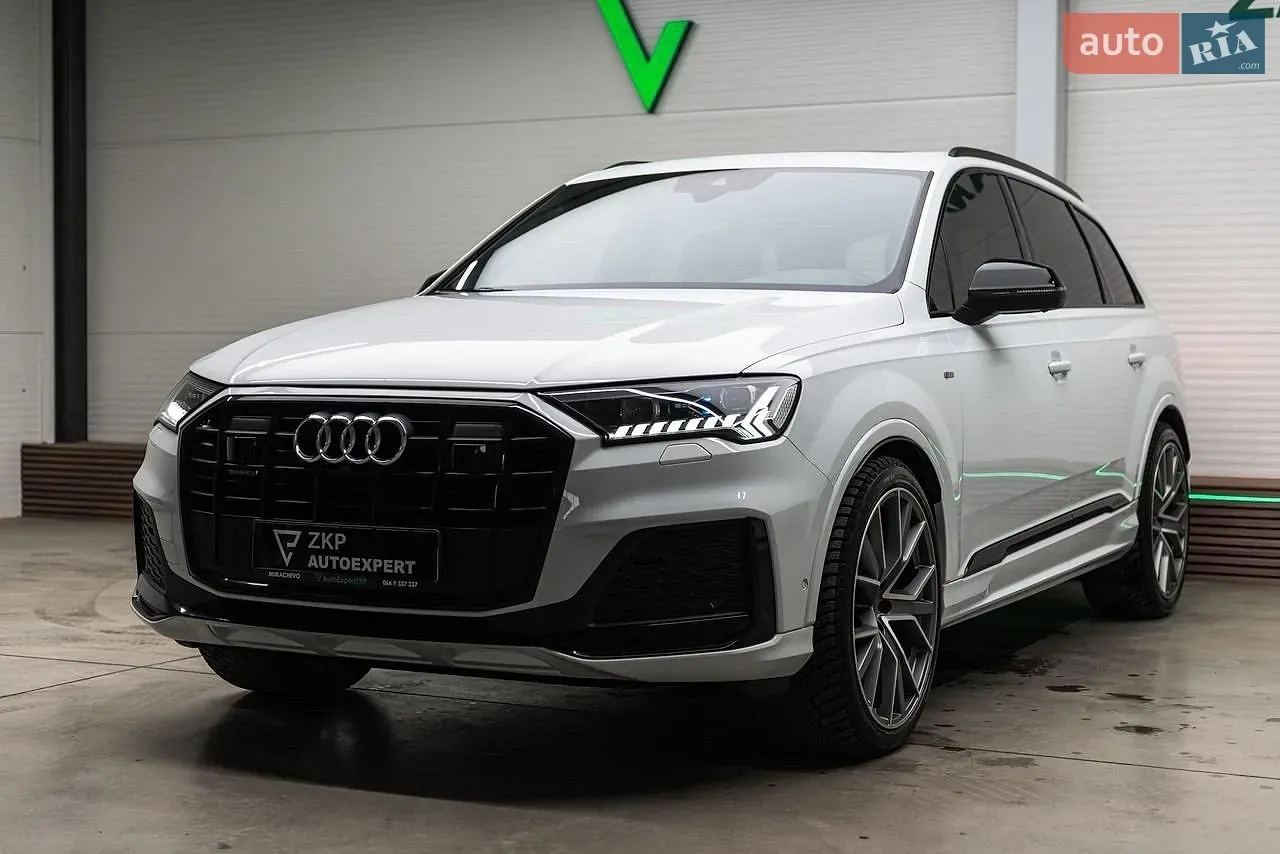 Audi Q7 2021 photo 2