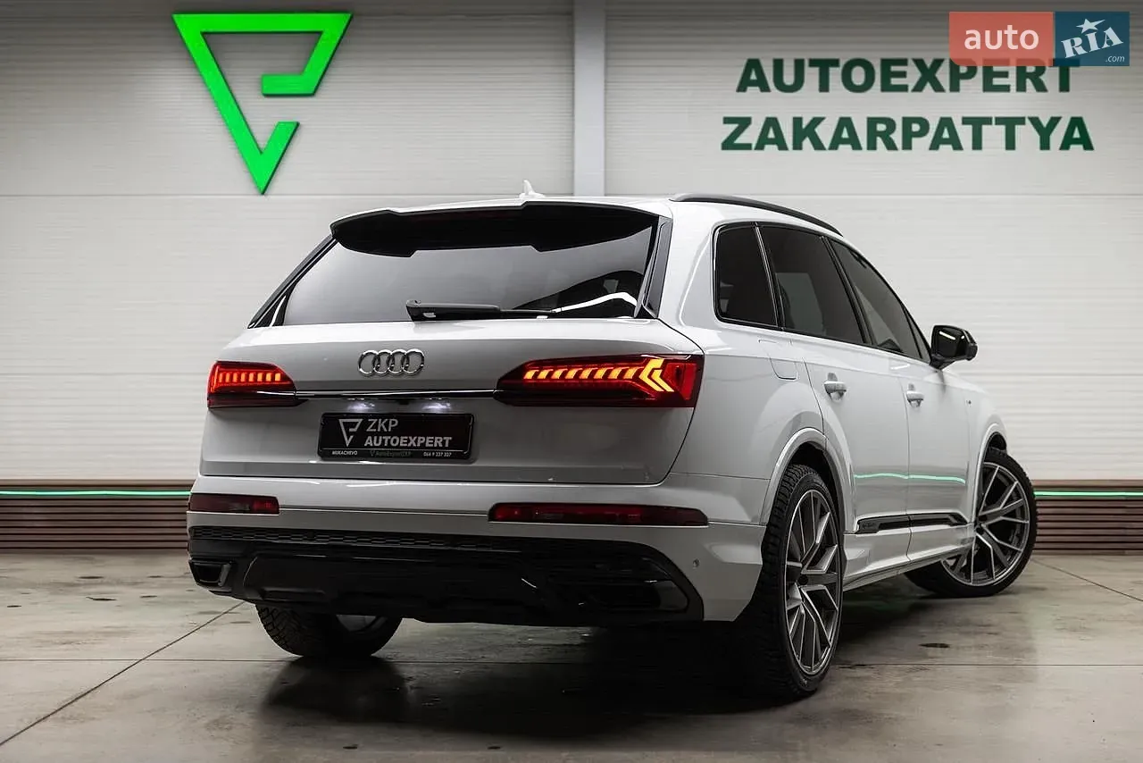 Audi Q7 2021 photo 5