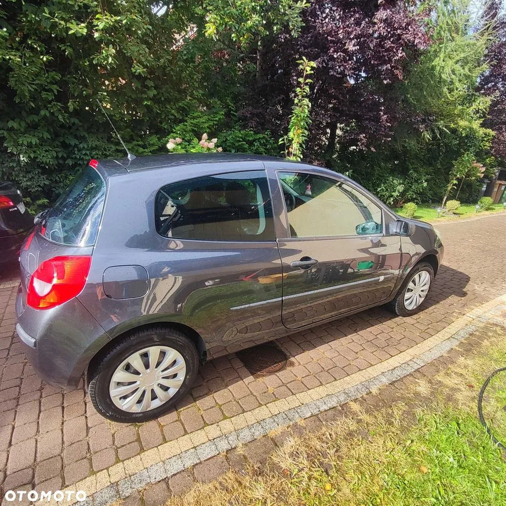 Renault Clio 2008 photo 4