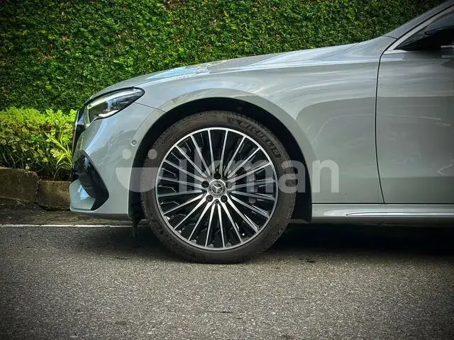 Mercedes-Benz E350 2024 photo 2