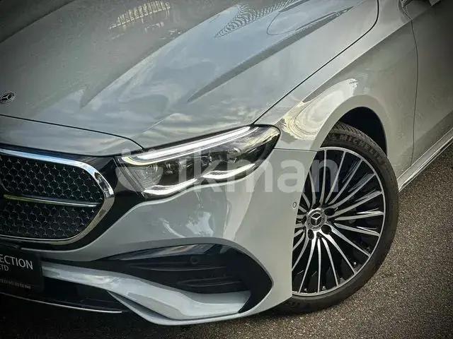 Mercedes-Benz E350 2024 photo 3