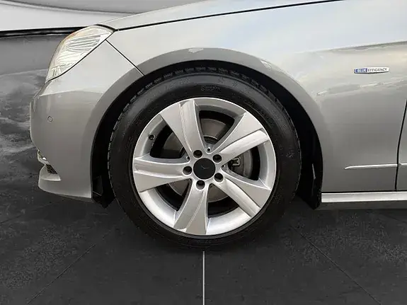 Mercedes-Benz E250 2011 photo 3