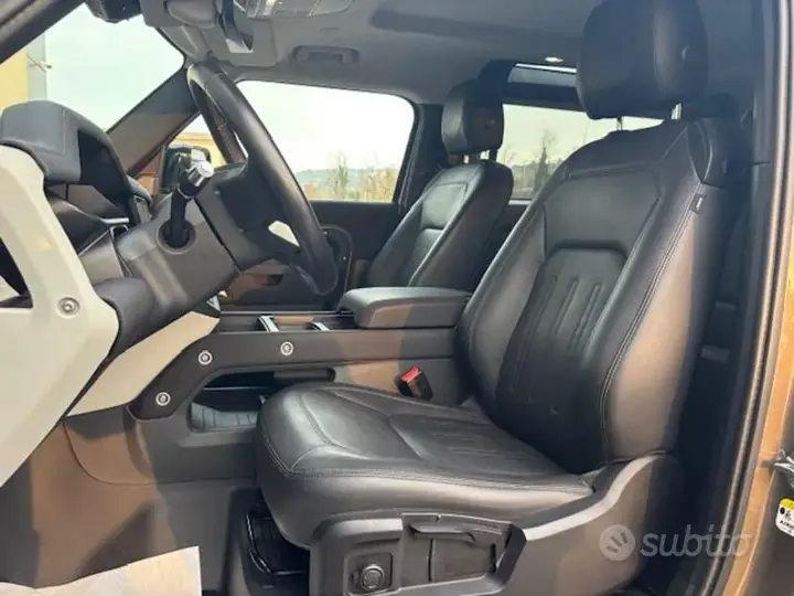 Land Rover Defender 2021 photo 3