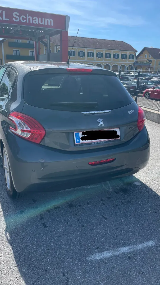 Peugeot 208 2015 photo 2