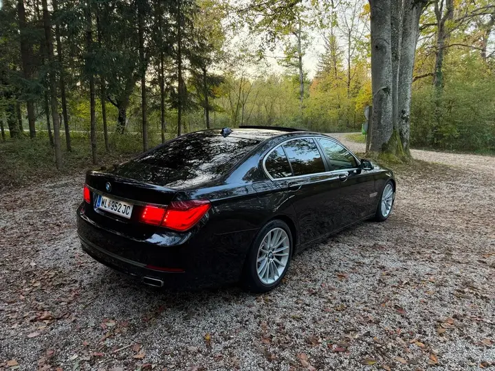 BMW 7 Series 2014 photo 3