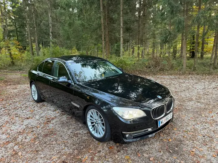 BMW 7 Series 2014 photo 2