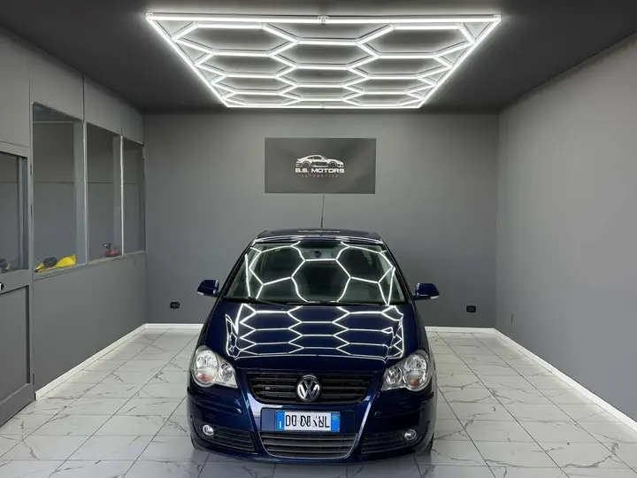 Volkswagen Polo 2009 photo 2