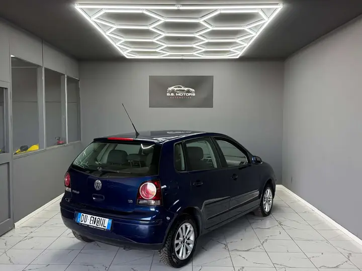 Volkswagen Polo 2009 photo 4