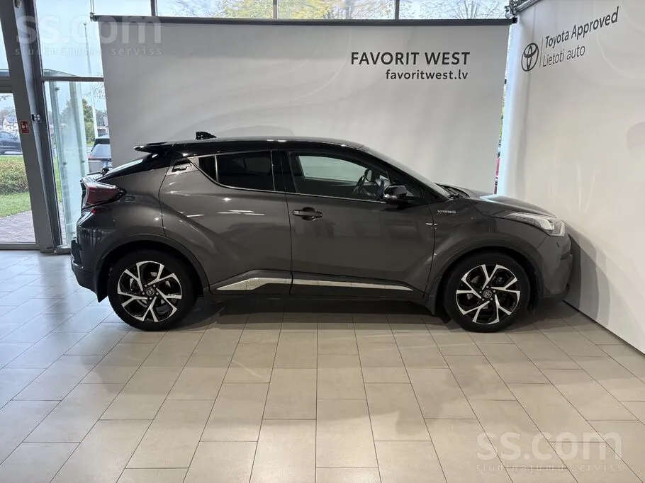 Toyota C-Hr 2018 photo 3