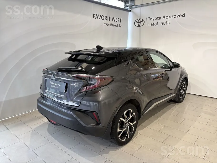 Toyota C-Hr 2018 photo 4