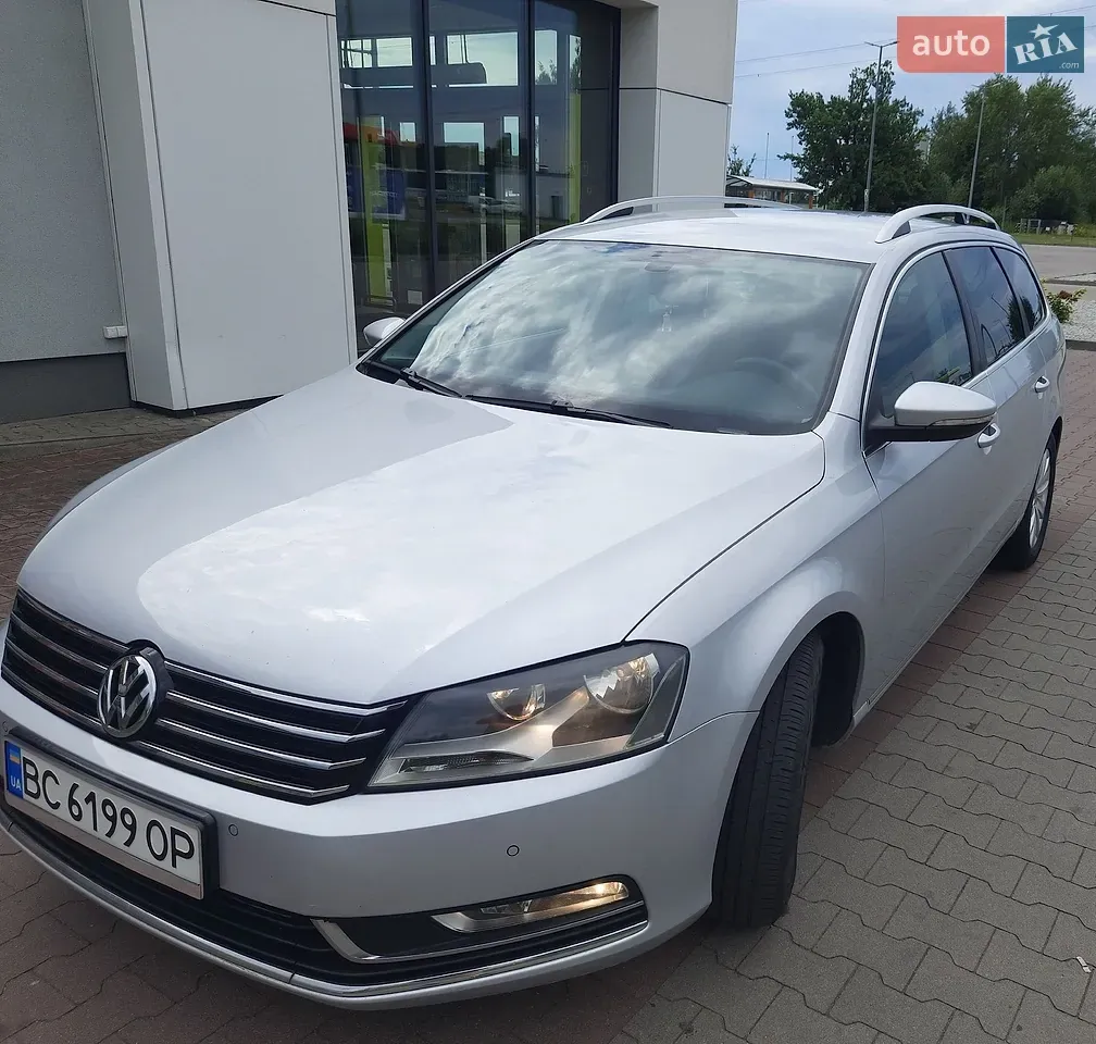 Volkswagen Passat 2011 photo 2
