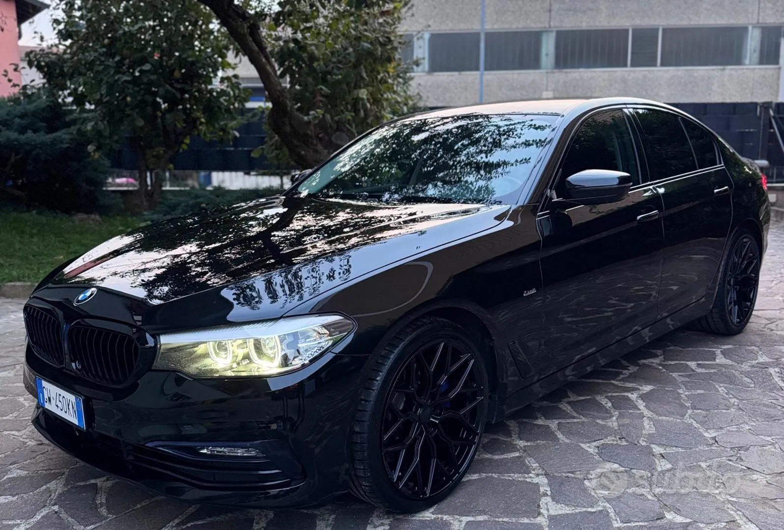 BMW 5 Series 2018 photo 2